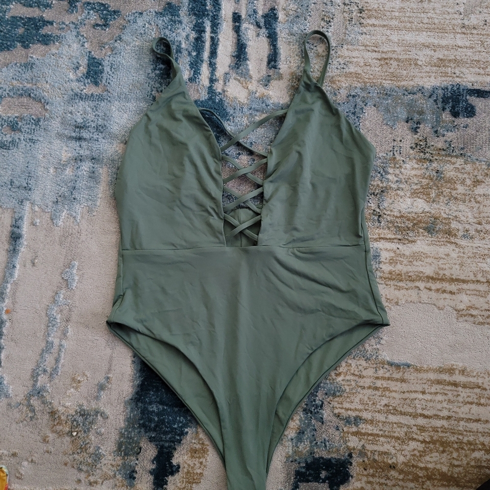 1 piece bathing suit